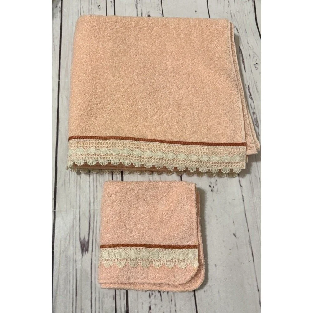 Vtg. Dundee Peach Bath Towel Set 1 Bath 1 Wash Cloth w/Lace Edging